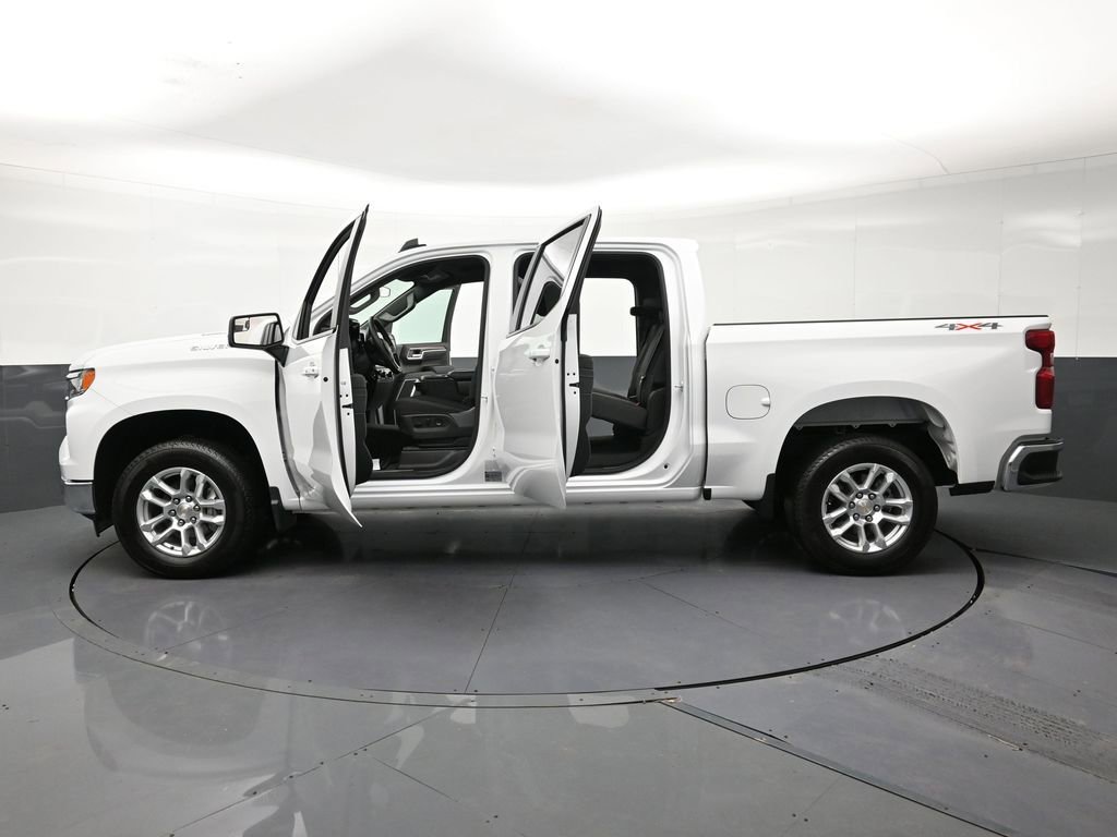 Used 2026 Chevrolet Silverado 1500 LT AWD/4WD image 32
