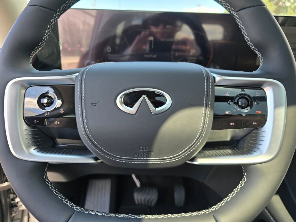 New 2025 INFINITI QX80 Sensory image 24