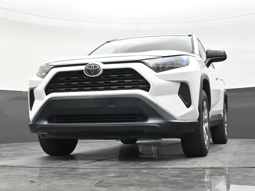 Used 2020 Toyota RAV4 LE FWD image 27