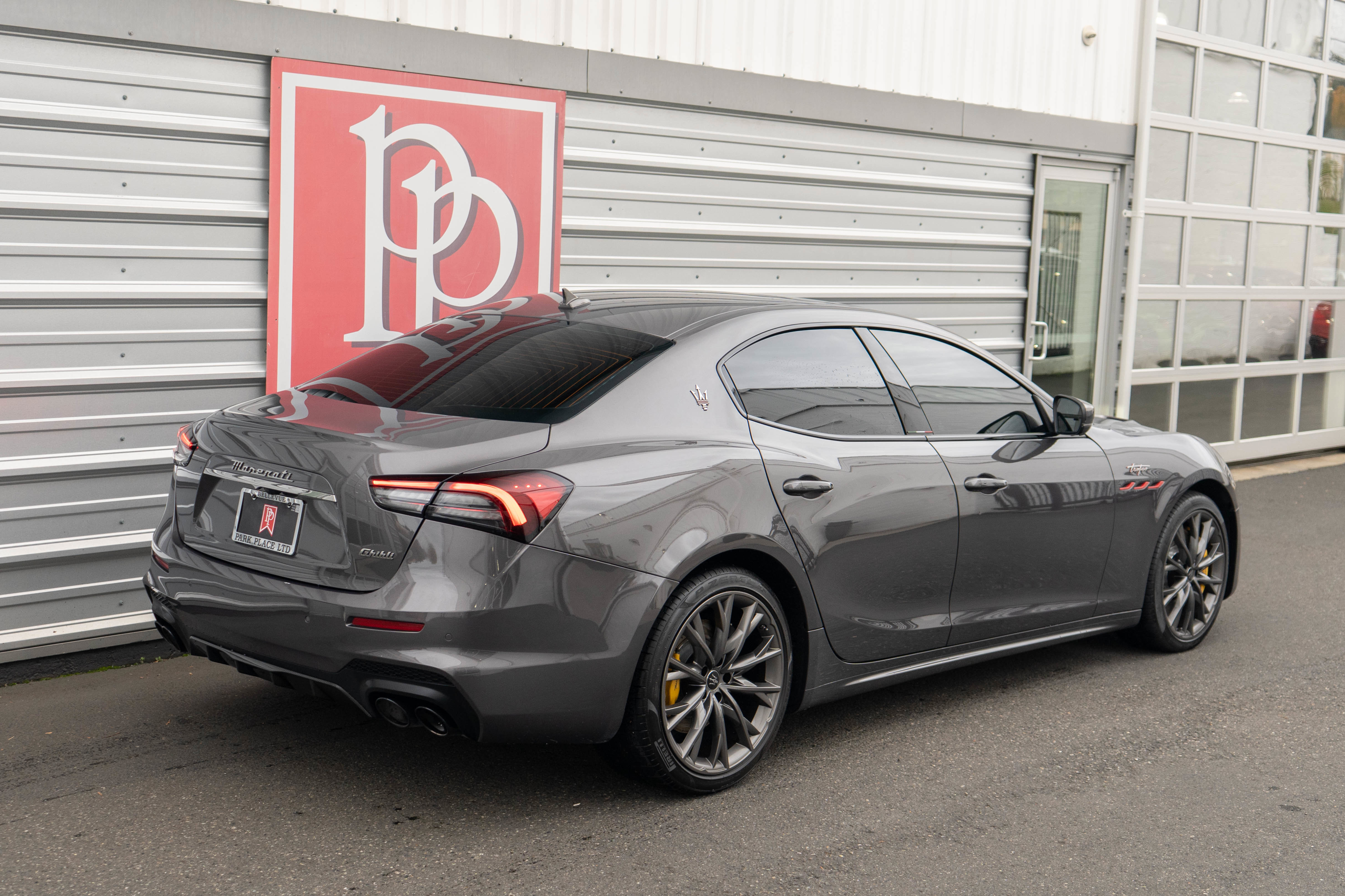 Used 2022 Maserati Ghibli Trofeo image 40