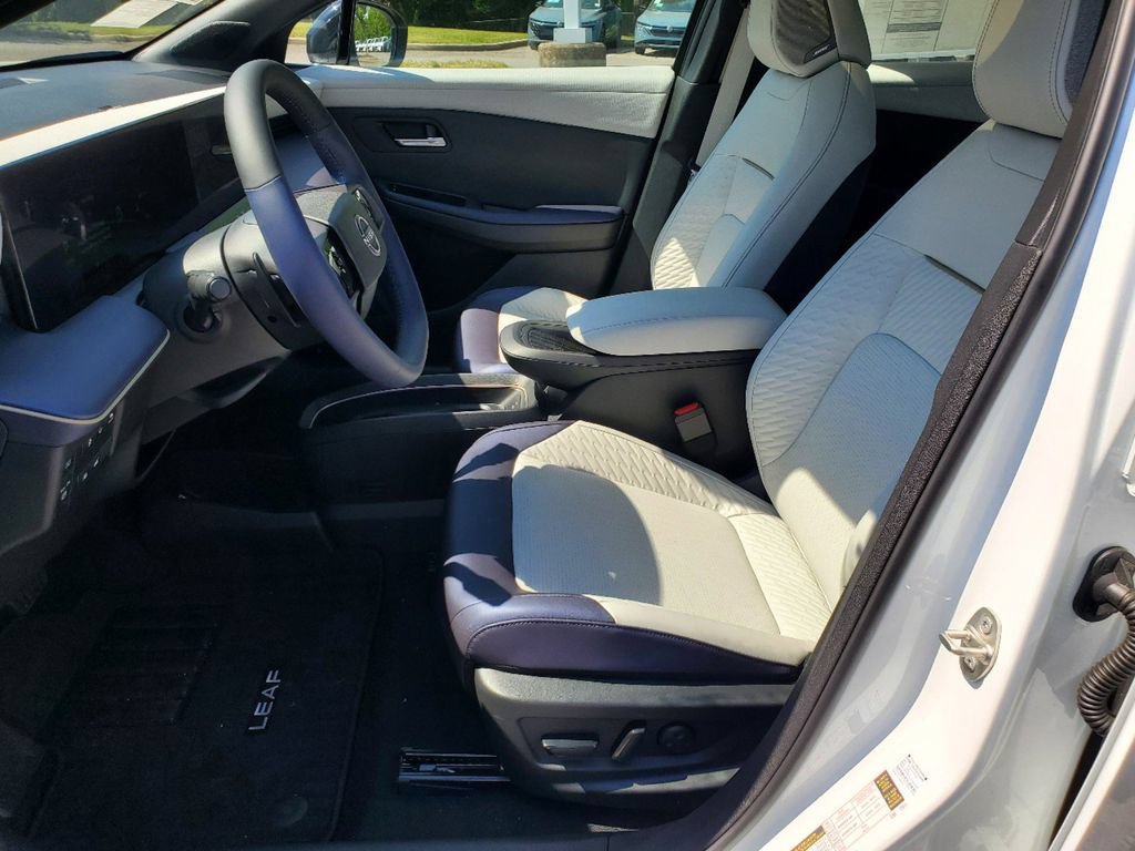 New 2026 Nissan Leaf Platinum+ w/ Cargo Package (Platinum+) FWD image 17