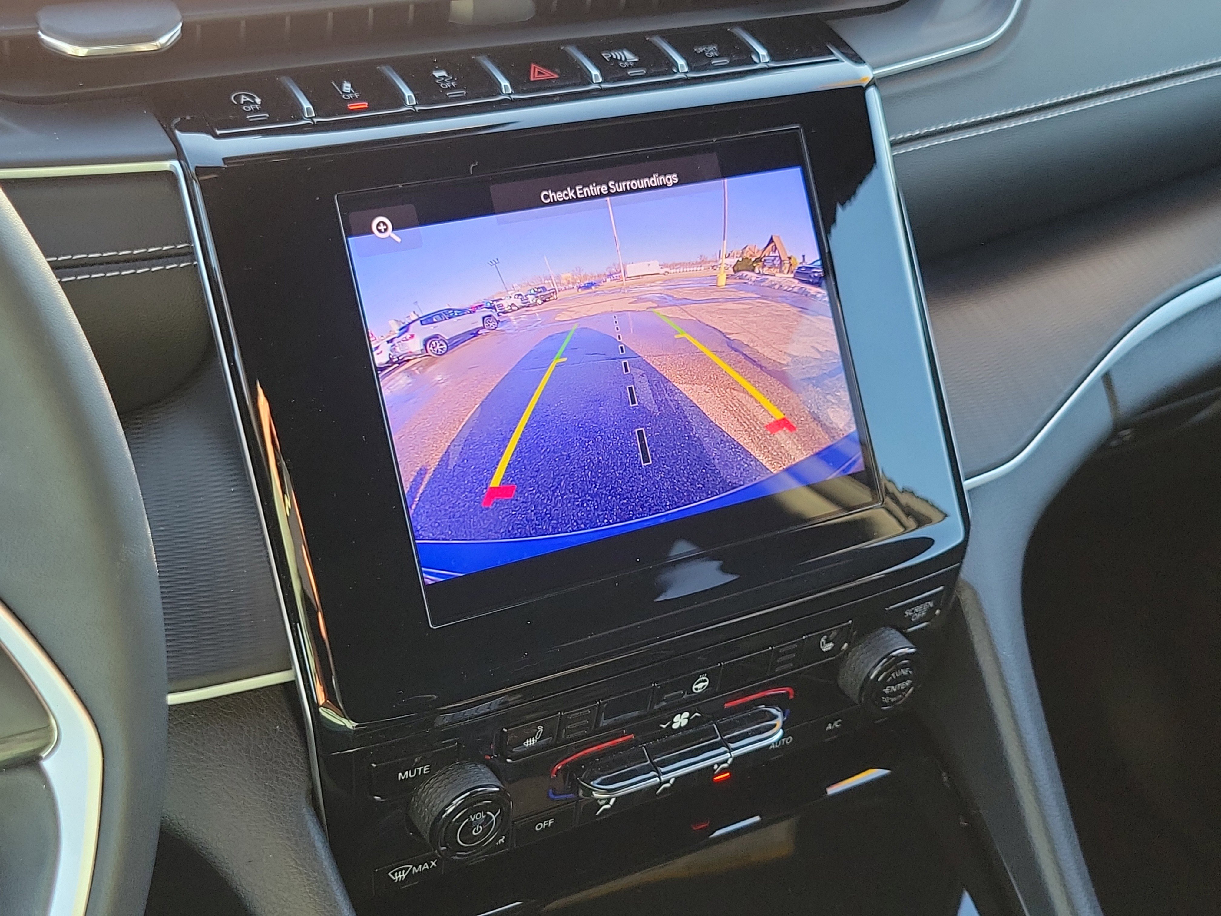 Used 2024 Jeep Grand Cherokee Altitude image 16