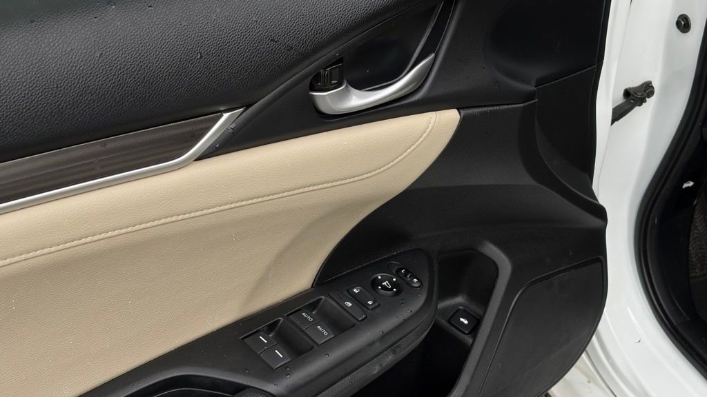 Used 2021 Honda Civic Touring image 13