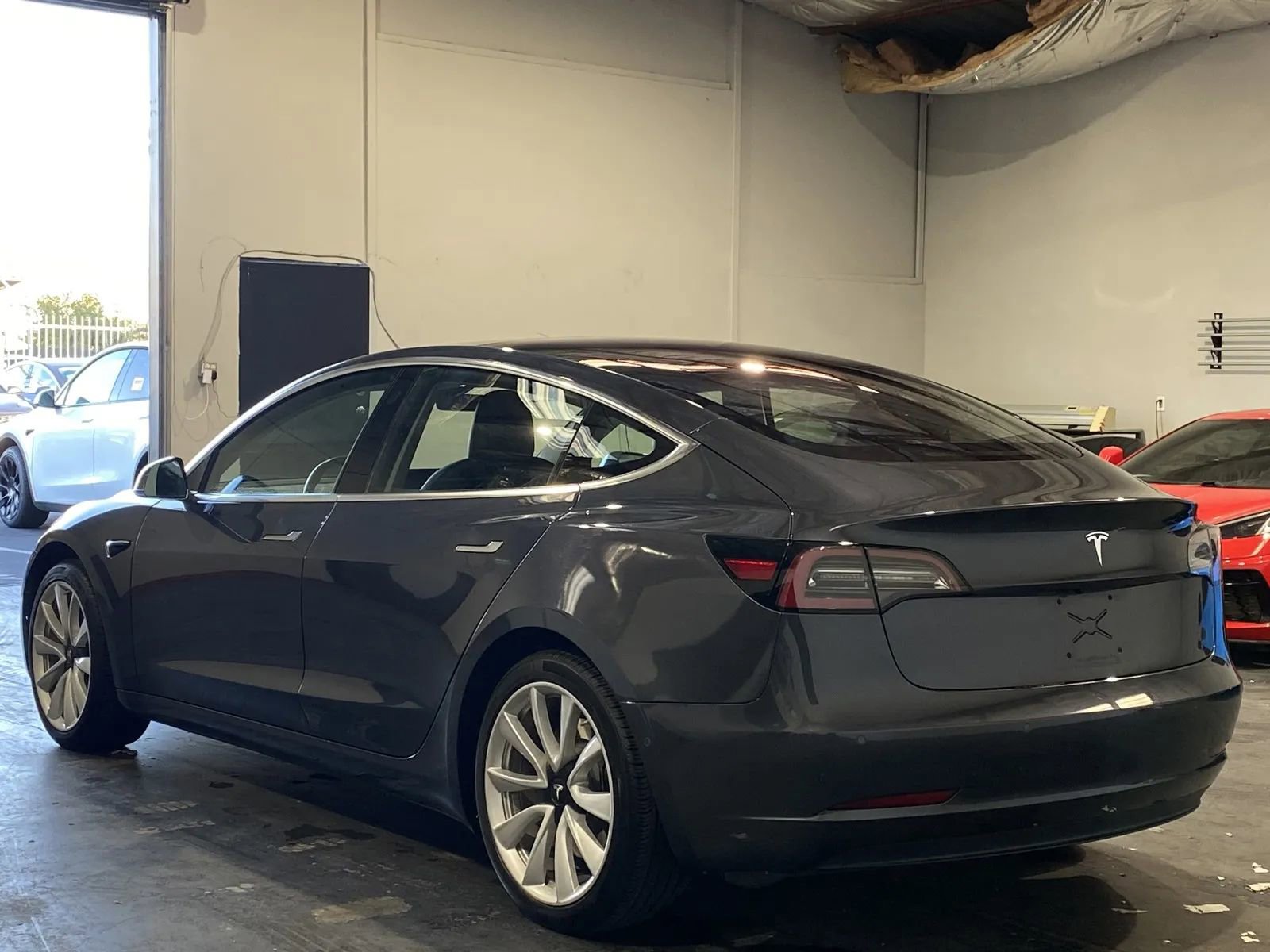Used 2017 Tesla Model 3 Long Range RWD image 2