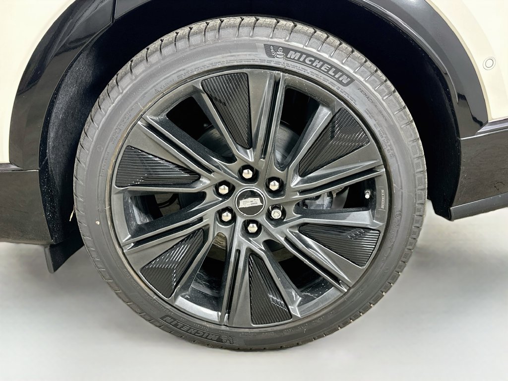 New 2027 Cadillac Lyriq Signature Sport w/ Nappa Leather Package AWD/4WD image 39