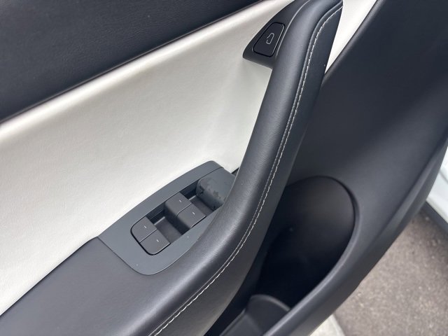 Used 2021 Tesla Model Y Performance image 22