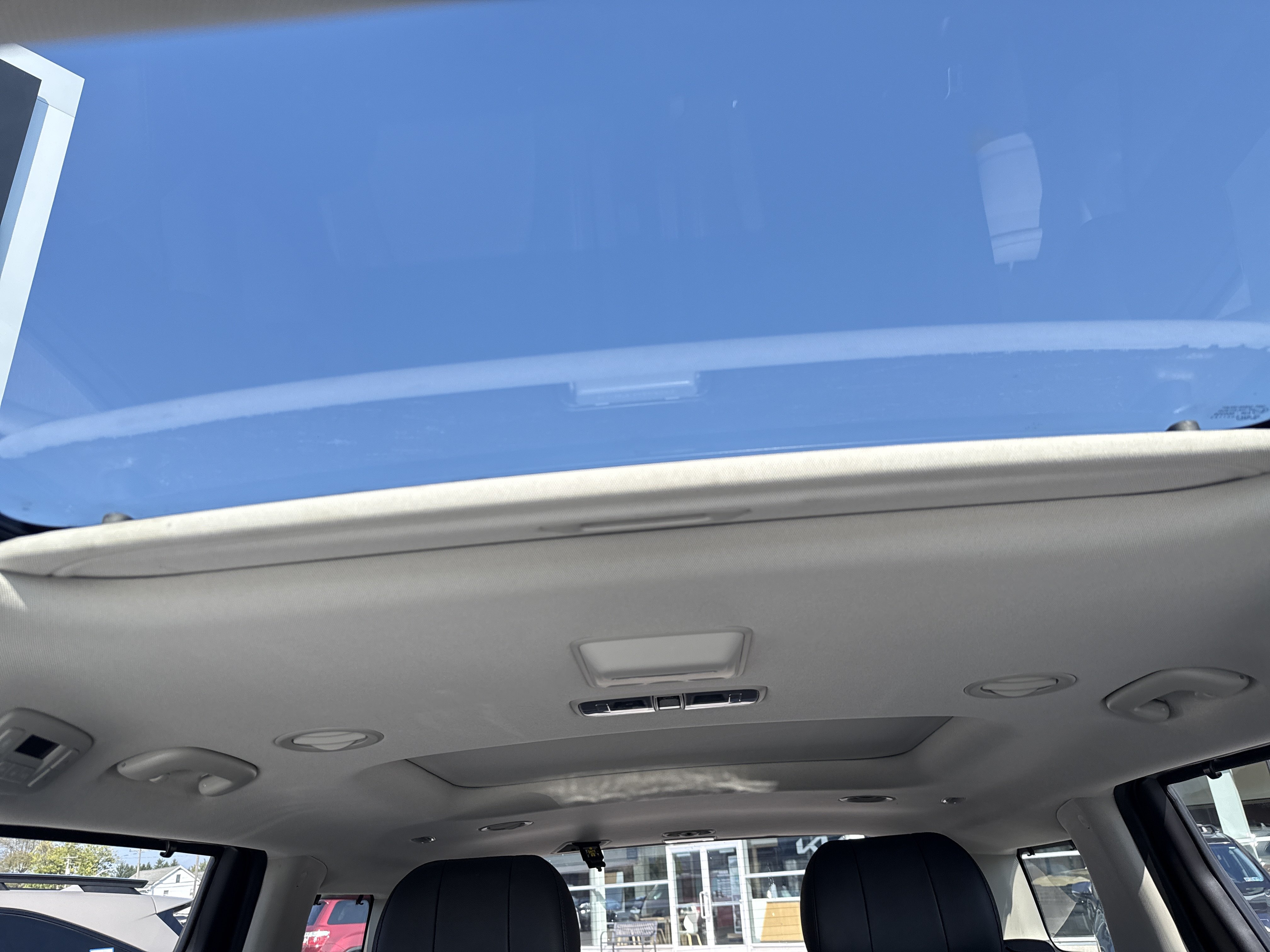 Certified 2024 Kia Carnival SX Prestige FWD image 30