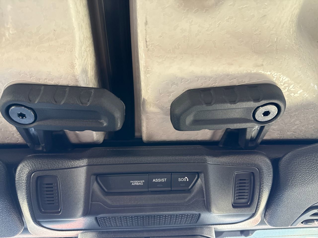 Used 2025 Jeep Wrangler Unlimited Sahara image 30