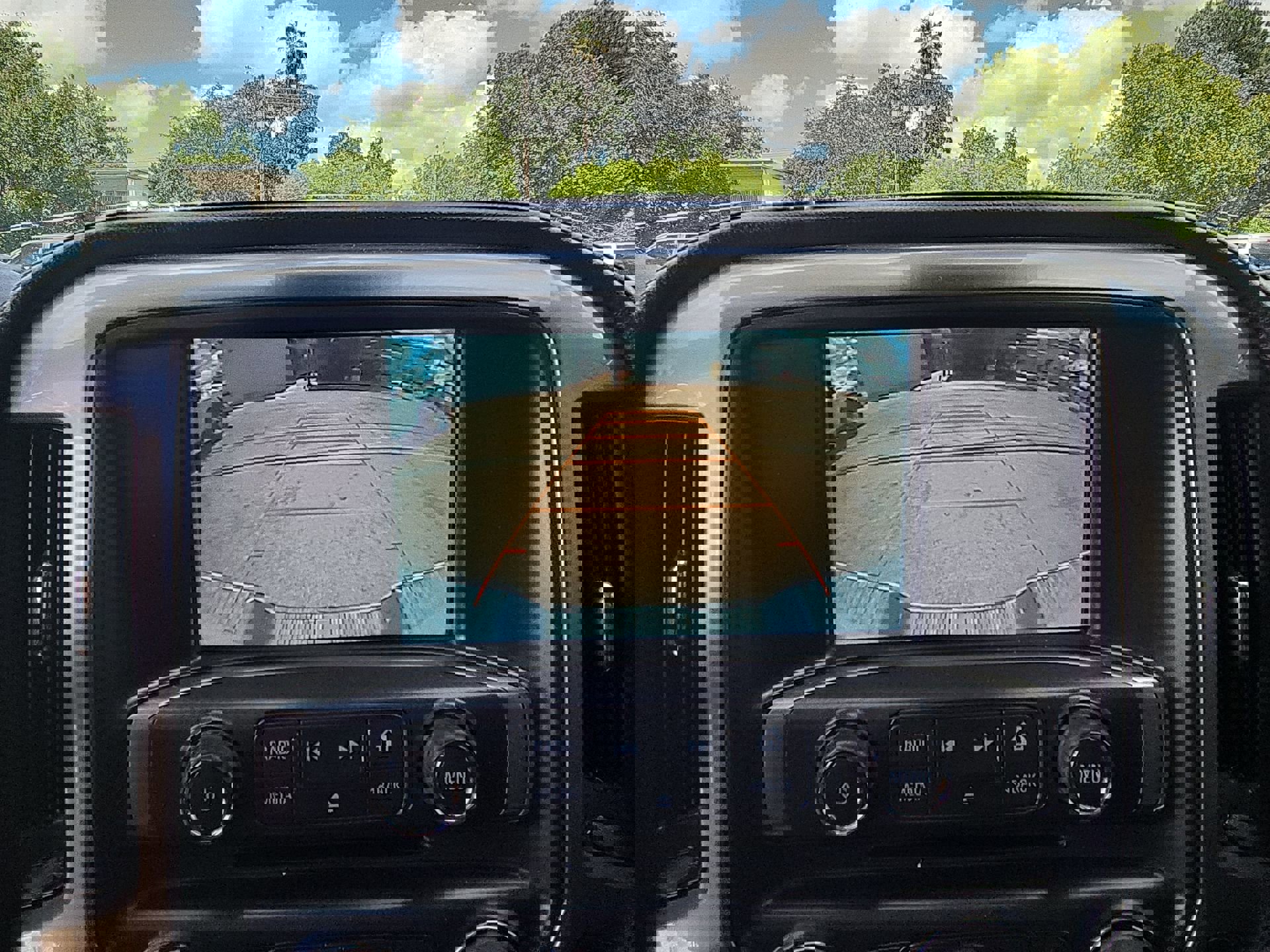 Used 2016 Chevrolet Silverado 1500 LTZ Z71 w/ LTZ Plus Package AWD/4WD image 24