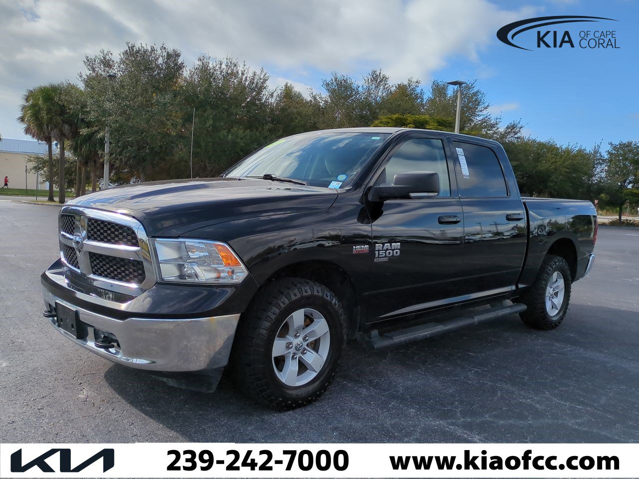 Used 2022 RAM 1500 Classic SLT w/ Electronics Convenience Group image 9