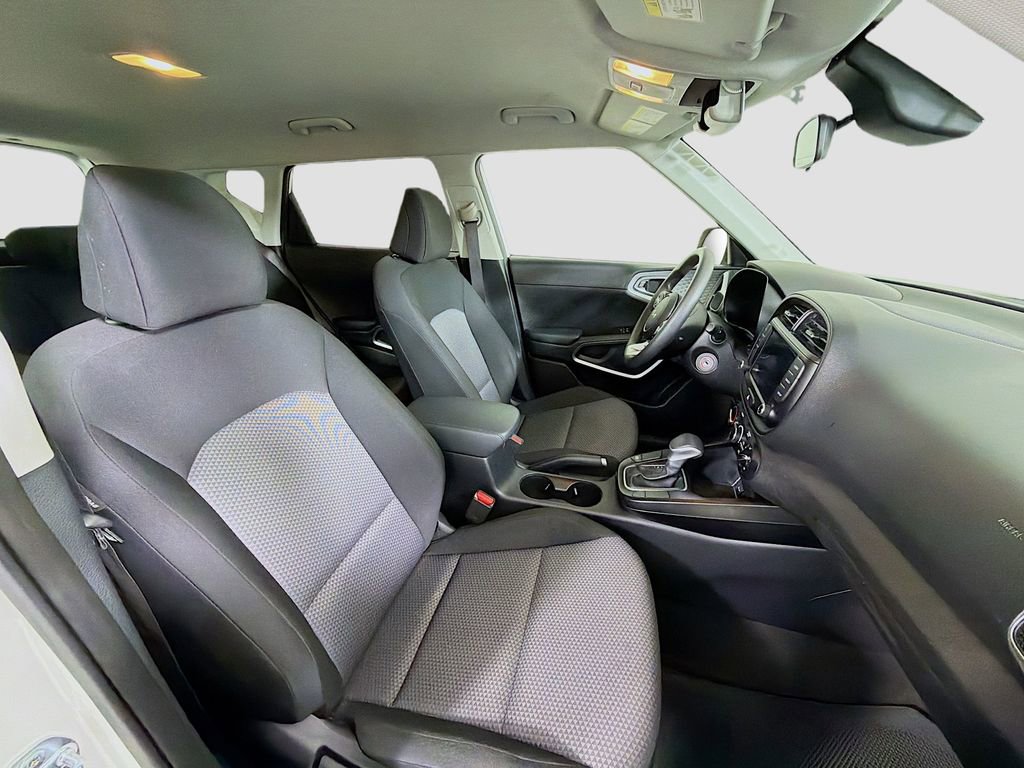 Used 2024 Kia Soul LX w/ Option Group 015 image 27