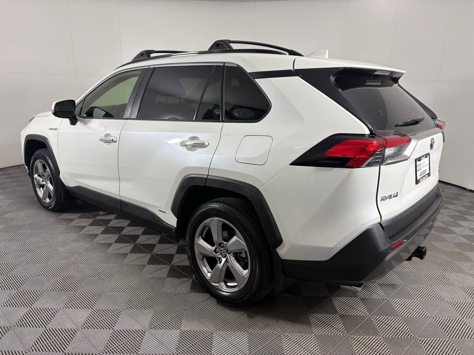 Used 2020 Toyota RAV4 Limited image 5