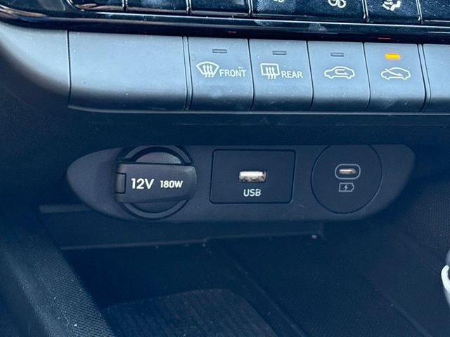 Used 2025 Hyundai Elantra SEL FWD image 17