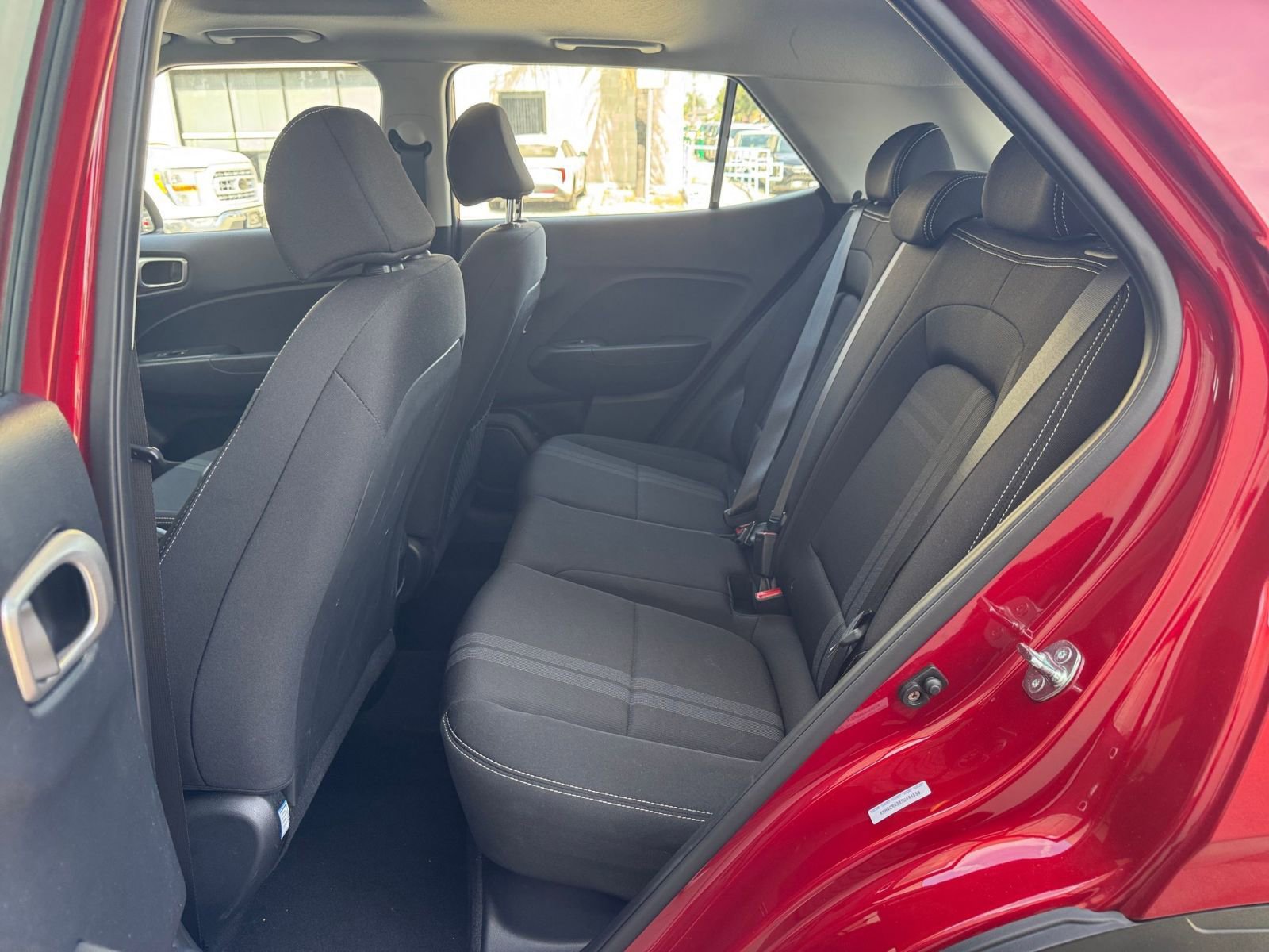 Used 2025 Hyundai Venue SEL image 25