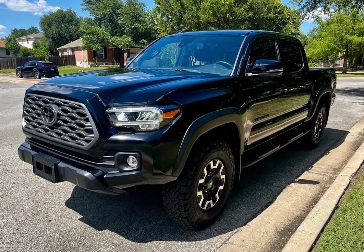 Used 2022 Toyota Tacoma TRD Off-Road w/ Technology Package AWD/4WD image 2