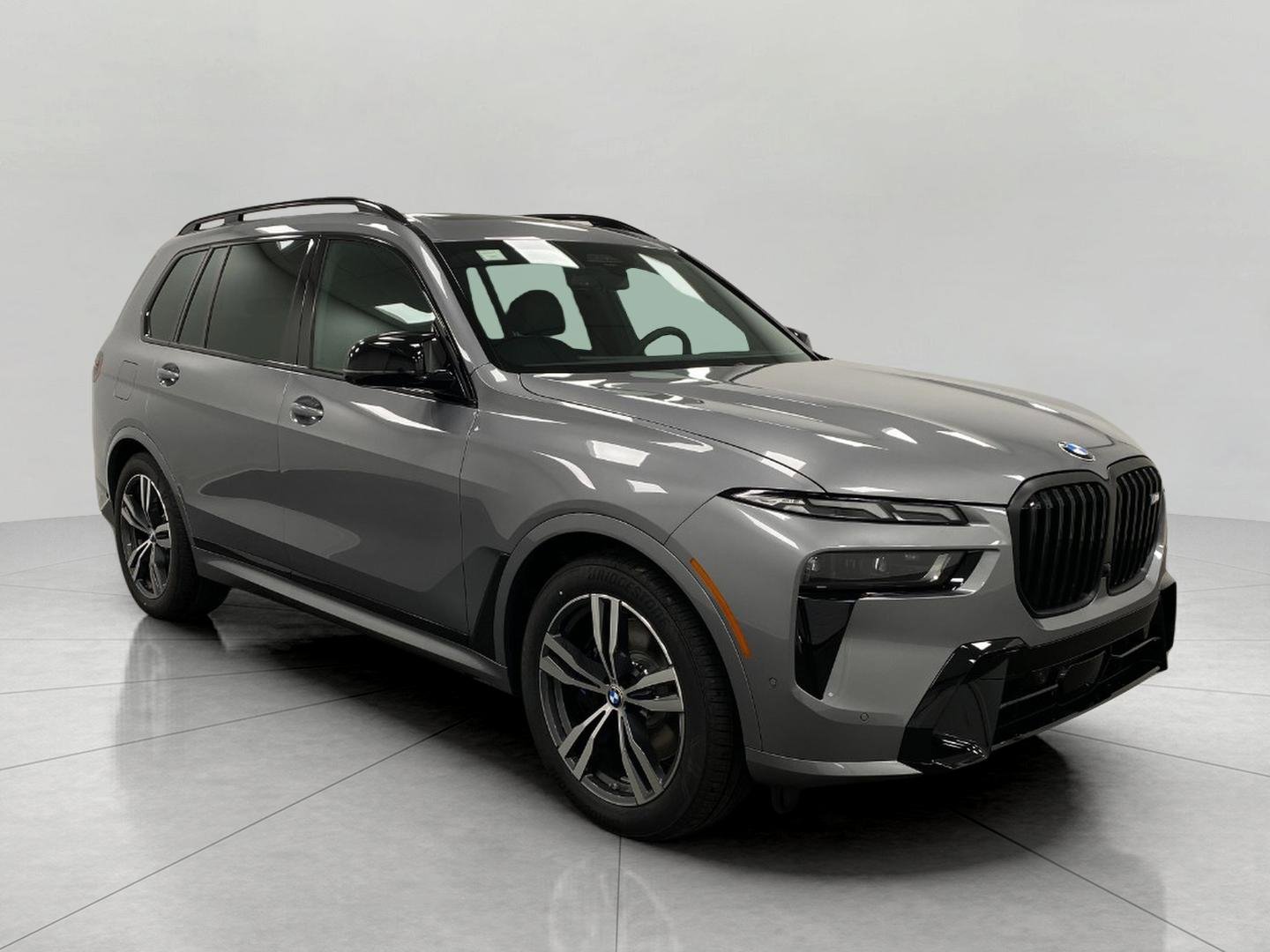 New 2026 BMW X7 M60i image 1
