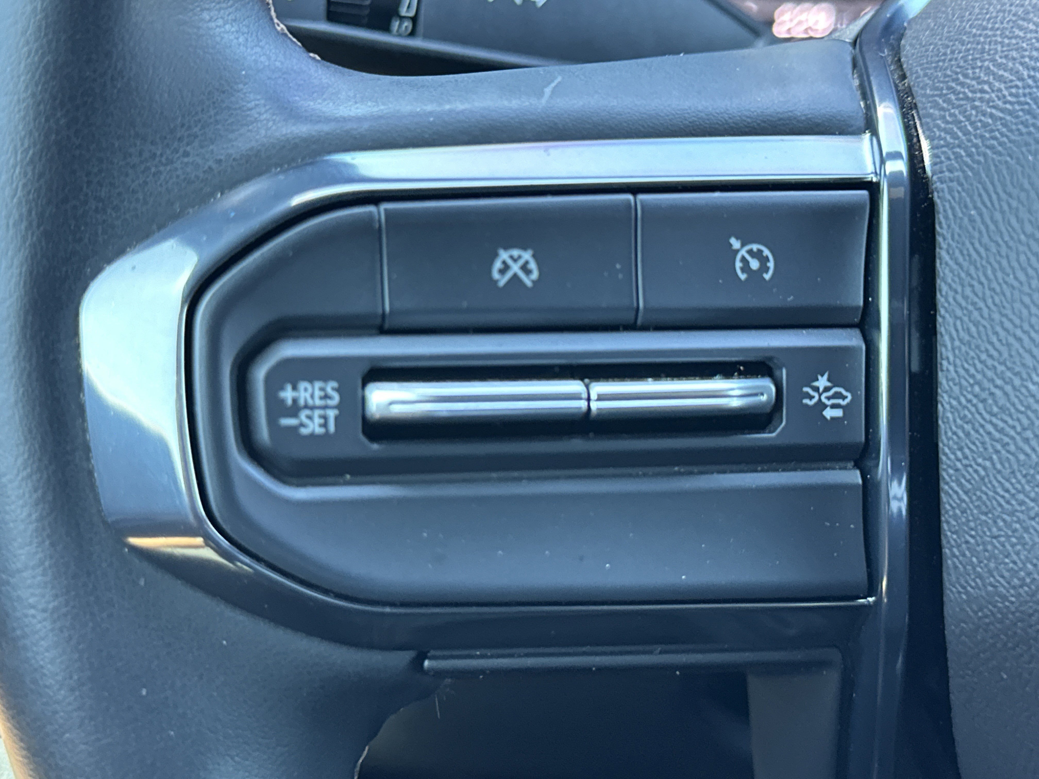 Certified 2023 GMC Canyon AT4 w/ AT4 Premium Package AWD/4WD image 25