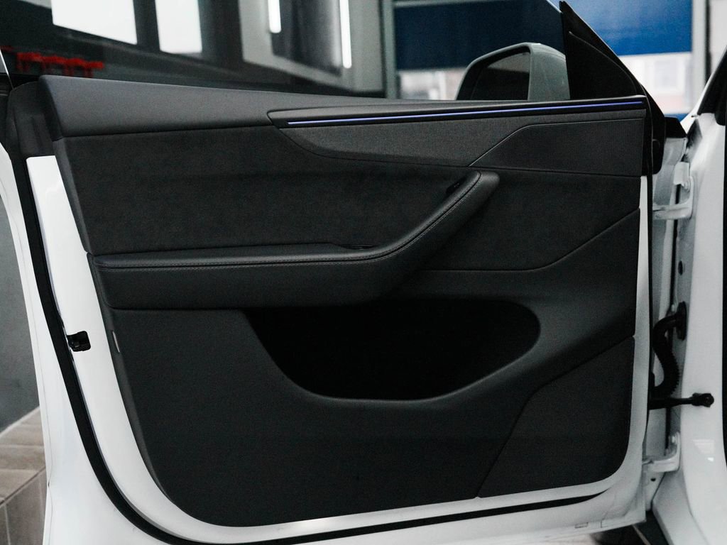 Used 2026 Tesla Model Y Long Range image 11