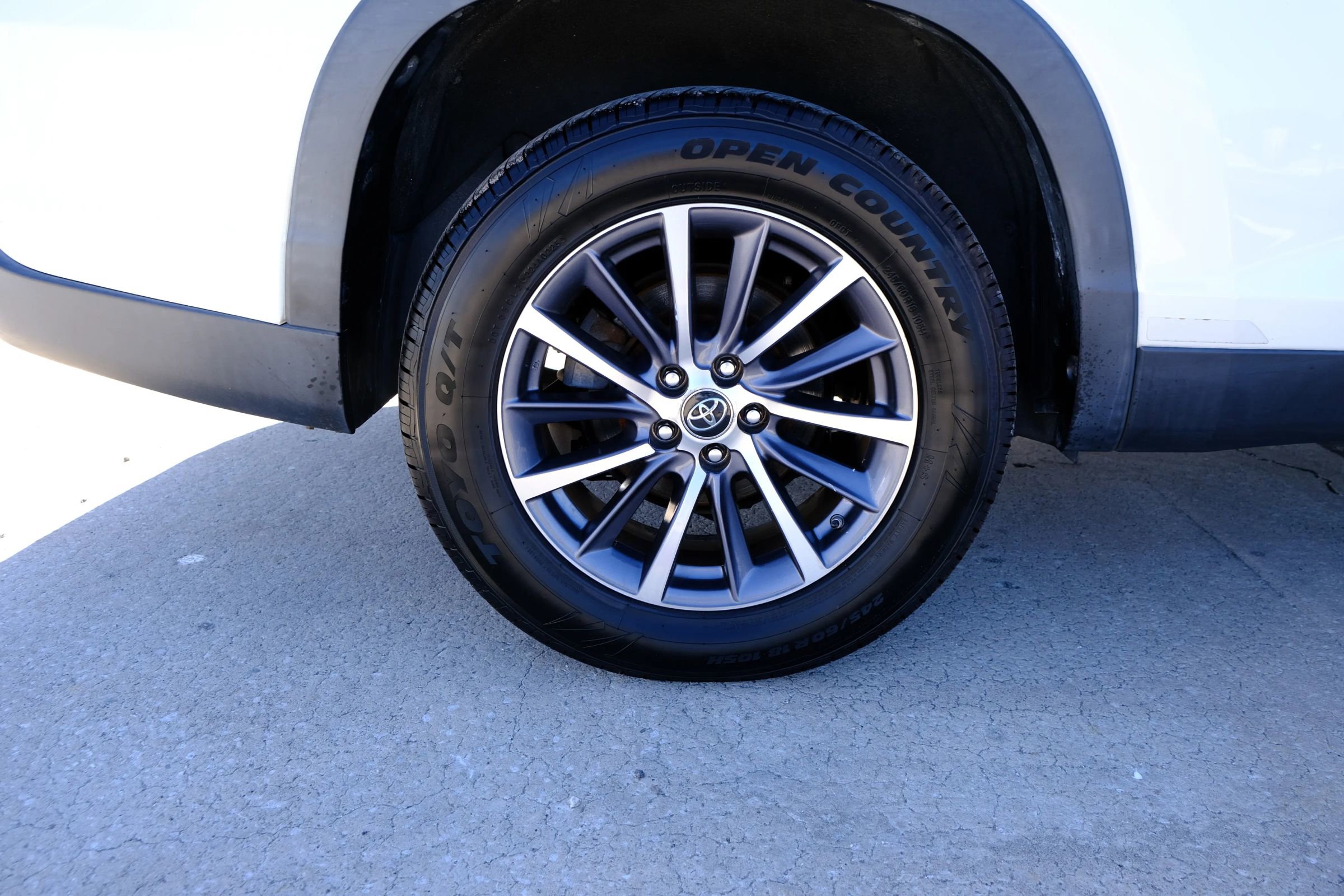 Used 2019 Toyota Highlander XLE image 18