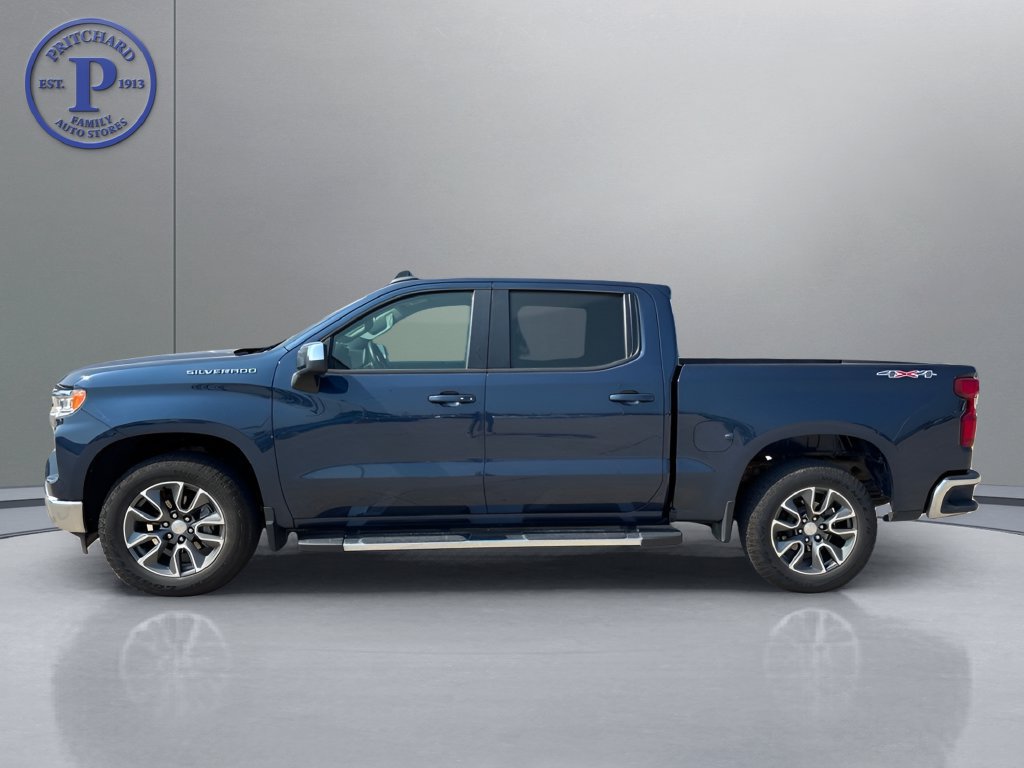 Used 2023 Chevrolet Silverado 1500 LT AWD/4WD image 11