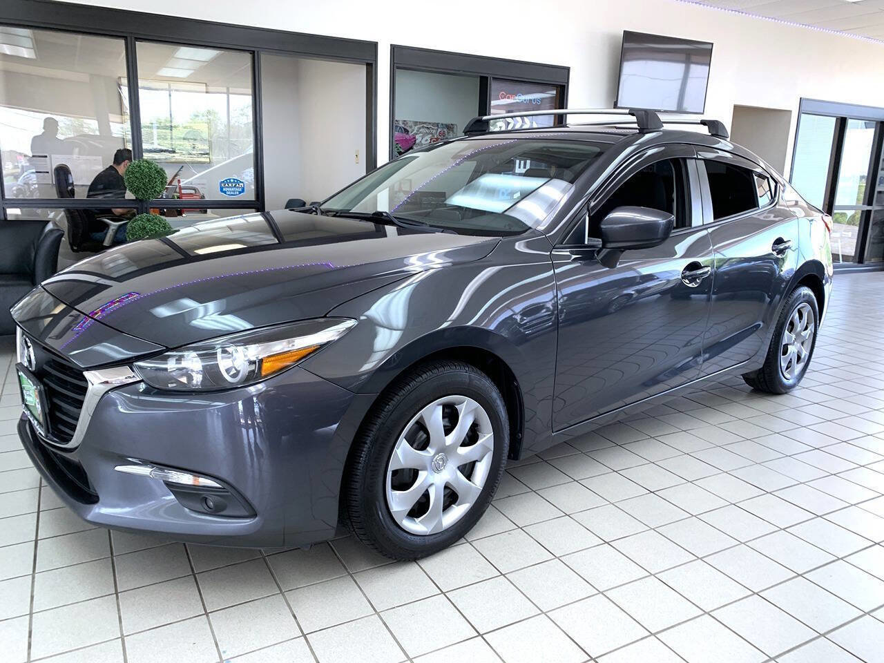 Used 2018 MAZDA MAZDA3 Sport FWD image 3