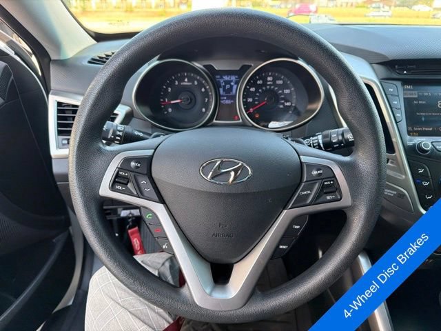 Used 2016 Hyundai Veloster FWD image 11