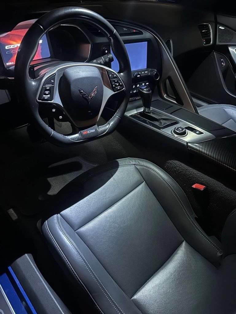 Used 2015 Chevrolet Corvette Z06 w/ Z07 Performance Package RWD image 17
