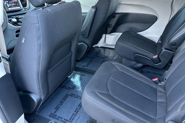 Certified 2023 Chrysler Voyager LX image 15