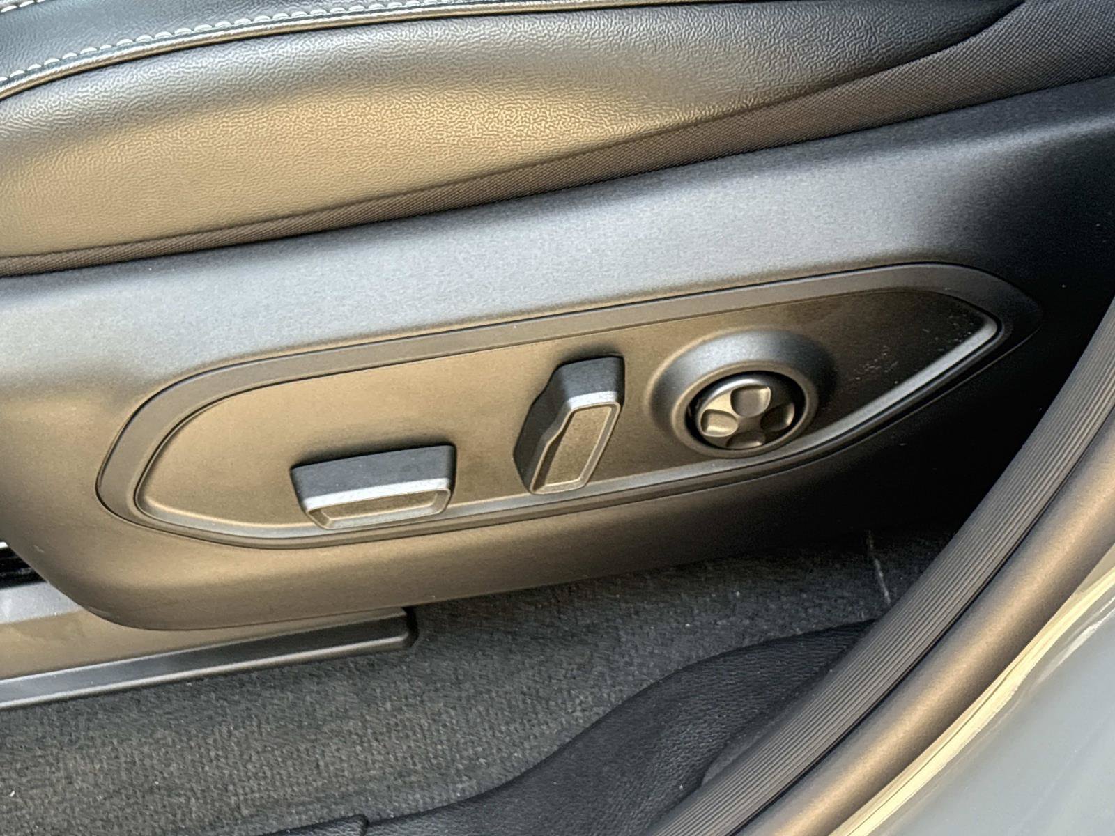 New 2027 Jeep Grand Cherokee Altitude RWD image 18