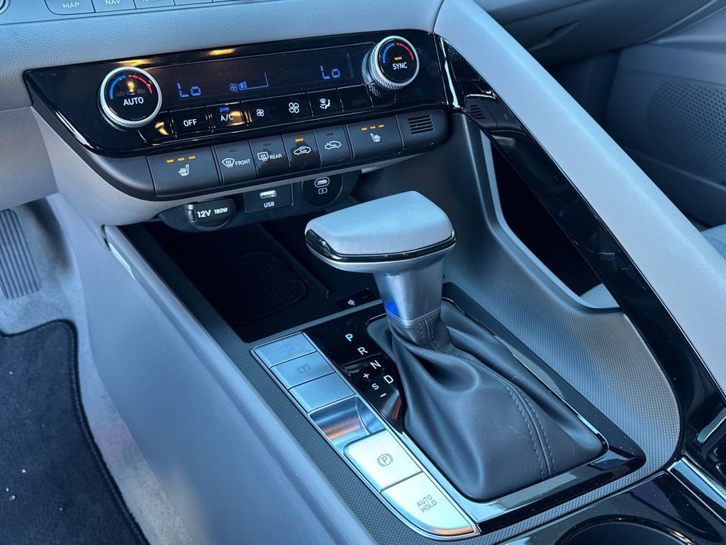 New 2025 Hyundai Elantra SEL image 10
