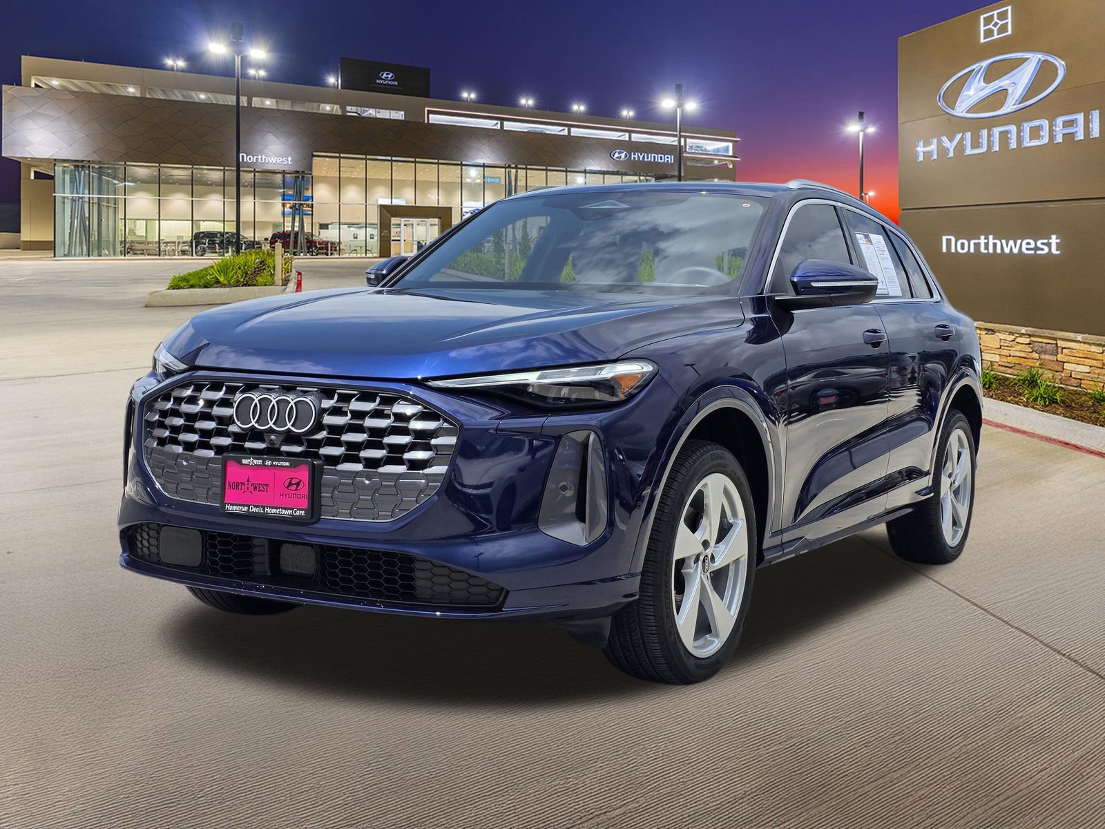 Used 2025 Audi Q5 Premium Plus AWD/4WD image 3