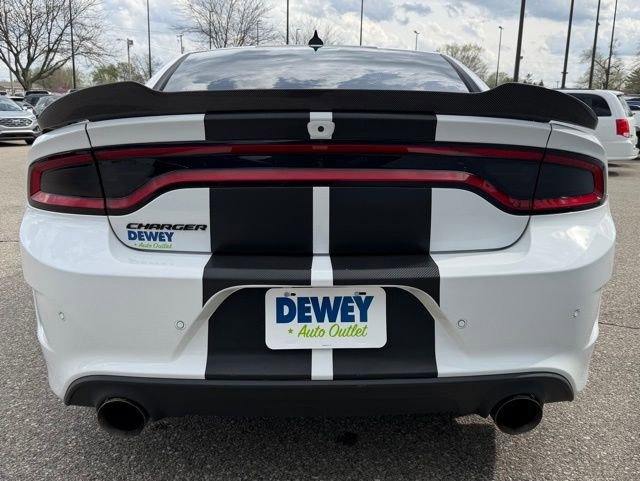 Used 2017 Dodge Charger R/T image 4