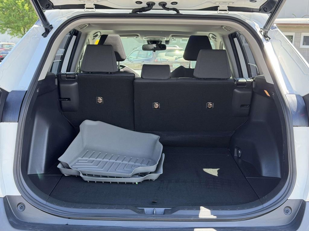 Used 2019 Toyota RAV4 XLE w/ Convenience Package image 14