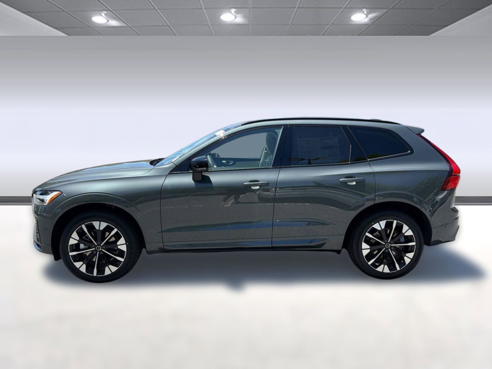 New 2026 Volvo XC60 B5 Ultra w/ Climate Package AWD/4WD image 2