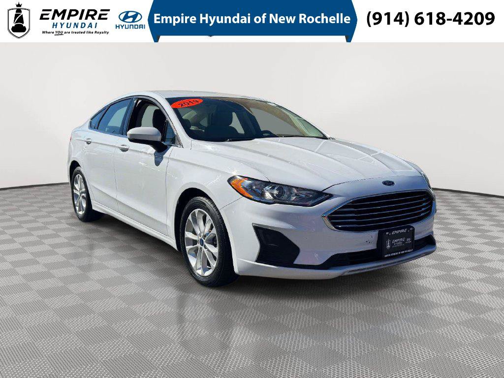 Used 2019 Ford Fusion SE FWD image 1