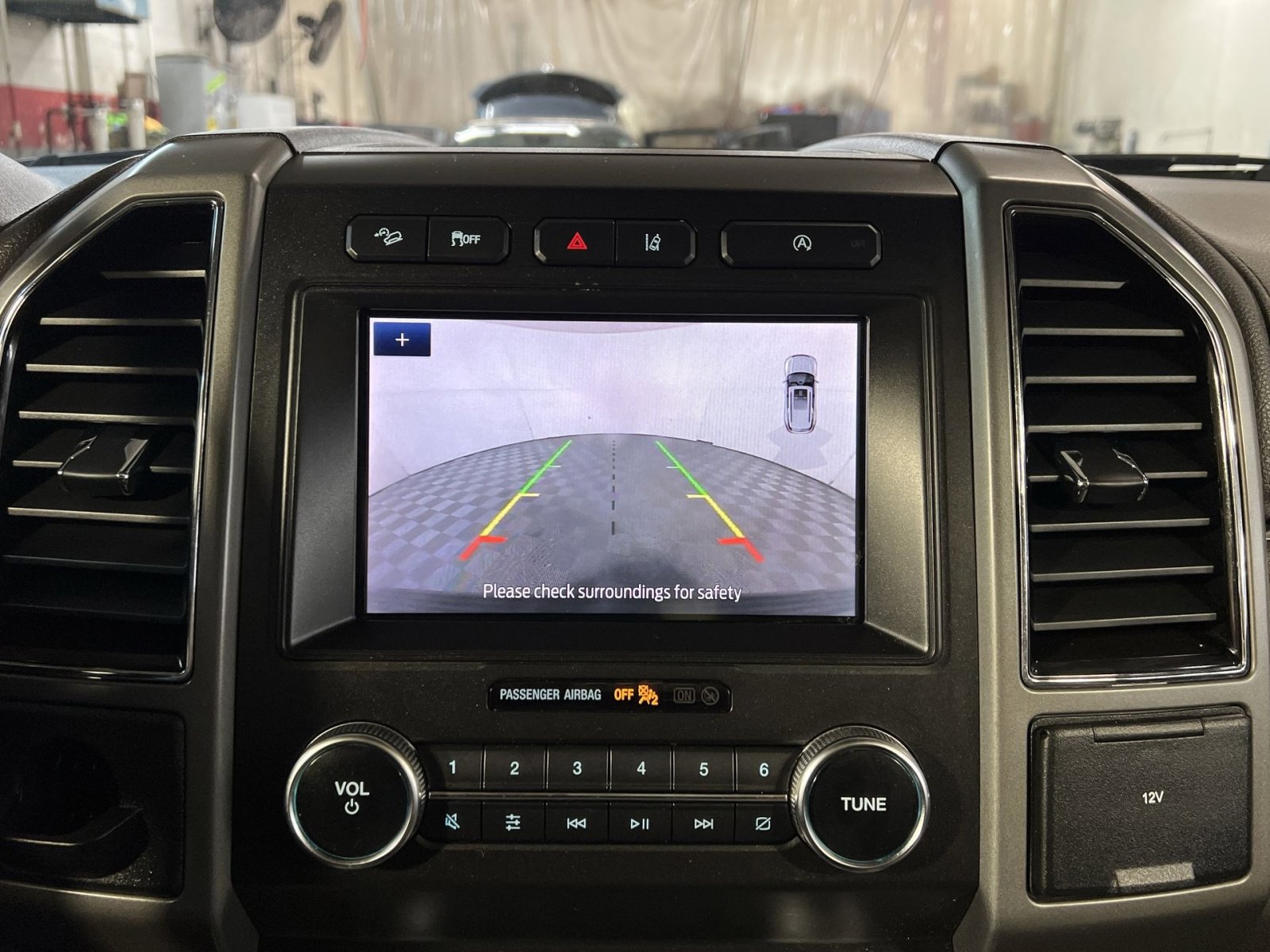 Used 2020 Ford Expedition XLT w/ Equipment Group 202A AWD/4WD image 19