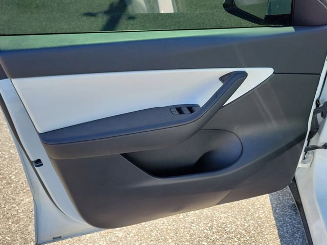 Used 2022 Tesla Model Y Performance image 17