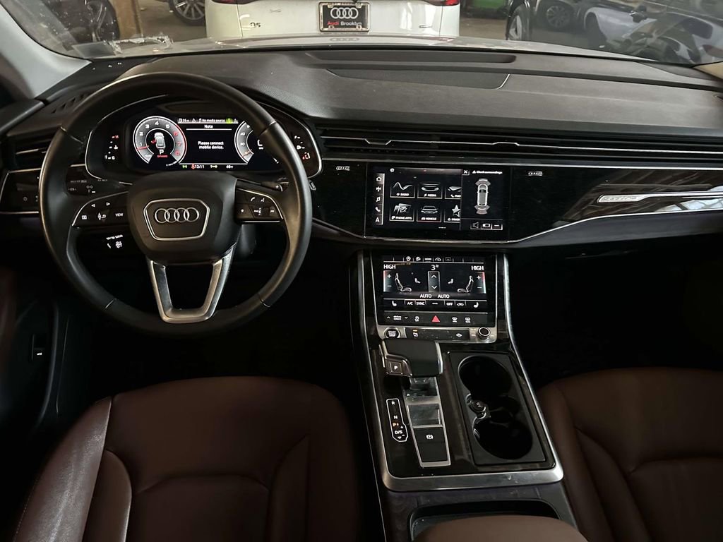 Used 2022 Audi Q8 Premium image 14