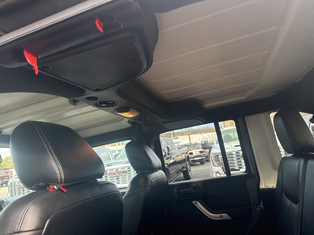 Used 2016 Jeep Wrangler Unlimited Rubicon image 30
