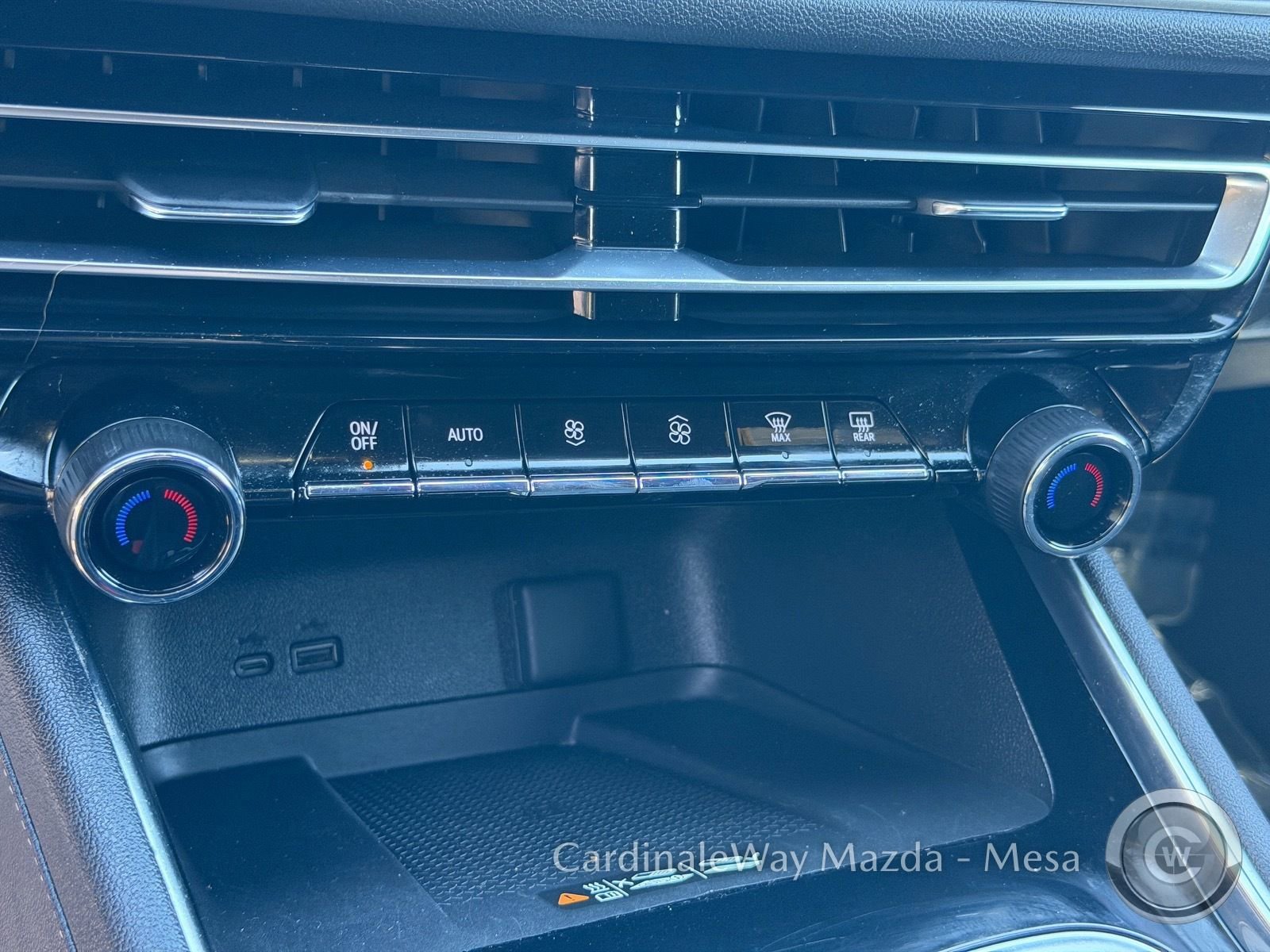 Used 2025 Chevrolet Traverse LT image 26