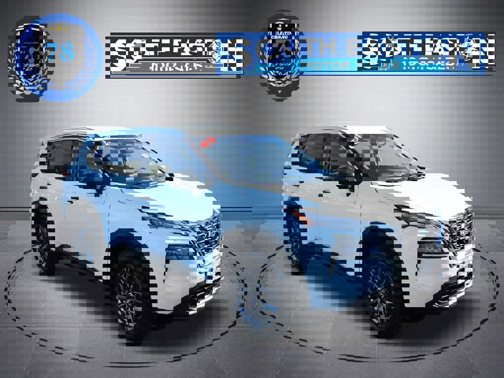 Used 2021 Nissan Rogue S image 2