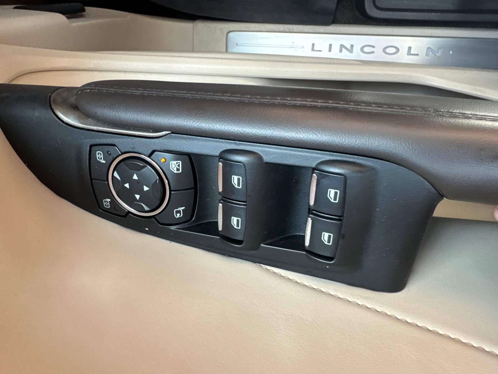 Used 2019 Lincoln MKC Reserve FWD image 21
