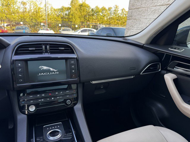 Used 2018 Jaguar F-PACE Premium AWD/4WD image 31