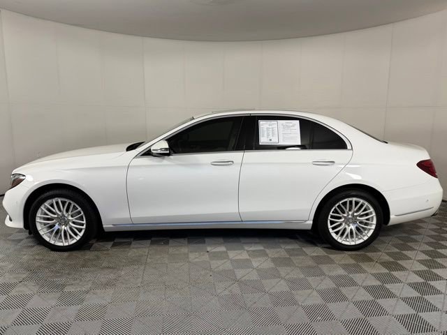 Used 2017 Mercedes-Benz E 300 4MATIC image 3