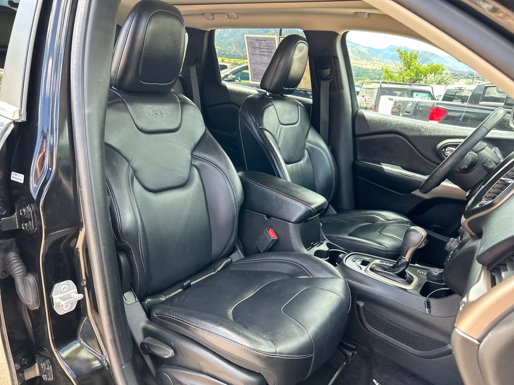 Used 2017 Jeep Cherokee Limited AWD/4WD image 17