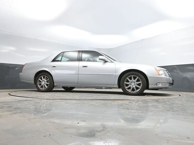 Used 2010 Cadillac DTS Luxury FWD image 47