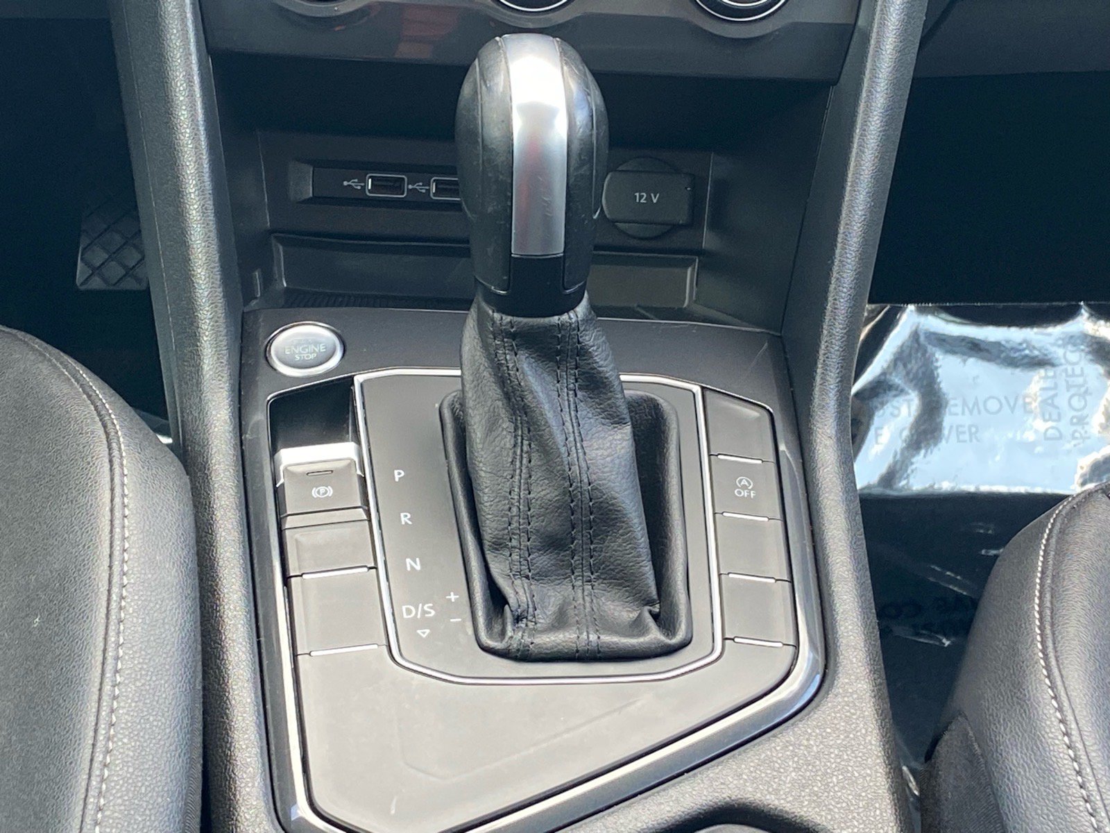 Used 2020 Volkswagen Tiguan SE FWD image 10