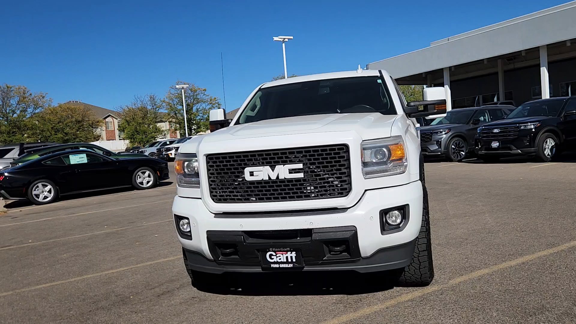 Used 2015 GMC Sierra 2500 Denali w/ Duramax Plus Package AWD/4WD image 4