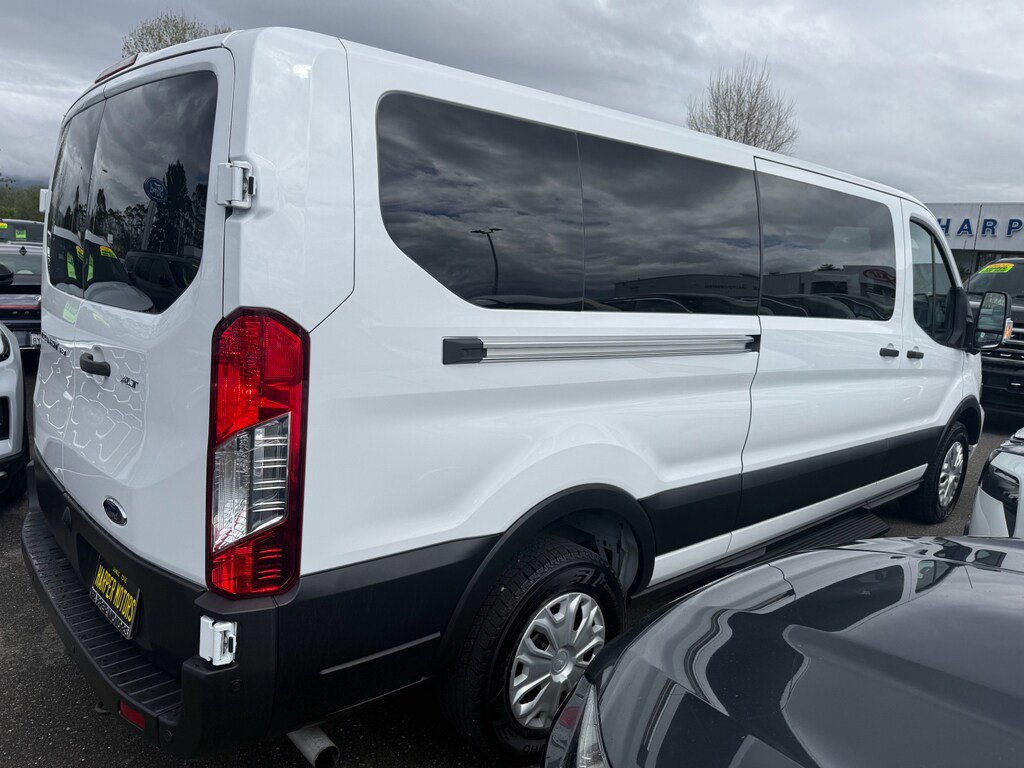 Used 2023 Ford Transit 350 XLT RWD image 5