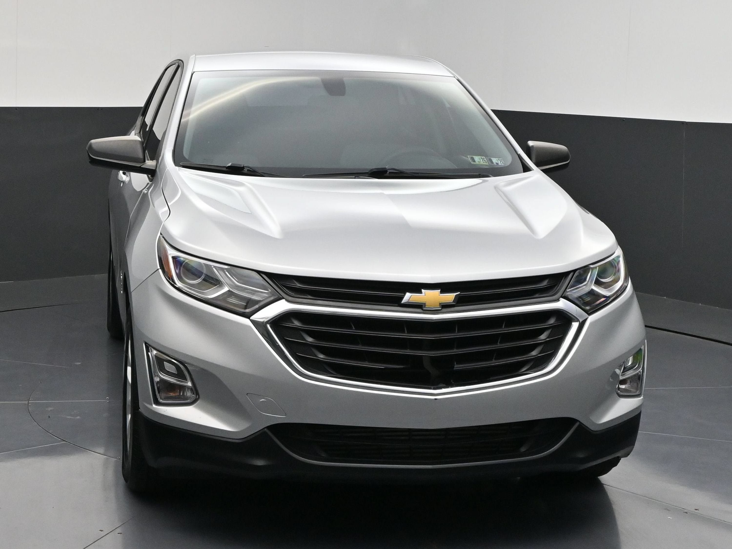 Used 2018 Chevrolet Equinox LS FWD image 3